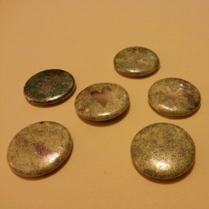 La De Blog - Glitter Nail Polish Button and Magnet Experiment