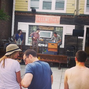 La De Blog - Tiny Cover Band @ Hideout (Bellwether)